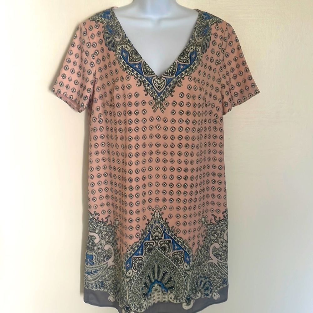 Ann Taylor women dress multi color printed short sleeve v-neck back zipper knee
